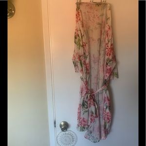 Floral robe, super lightweight and comfy!